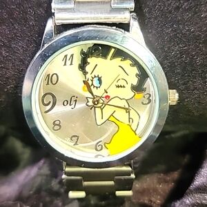 0353. EUC ~ BETTY BOOP ~ In a Little Yellow Dress ~ New Battery ~ Works Great